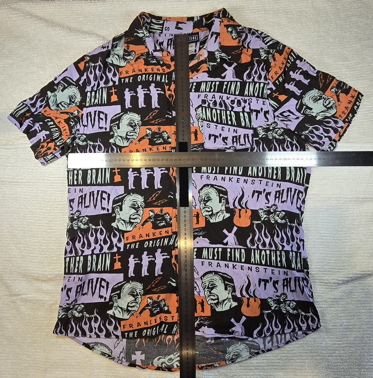 Frankenstein Monstor Size Large Men's Short Sleeved Shirt.