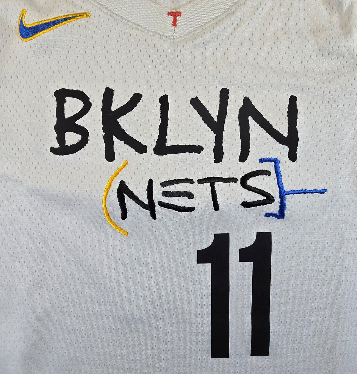 Nike Kyrie Irving Brooklyn Nets #11 Basquiat City Edition NBA Jersey Size 40 S