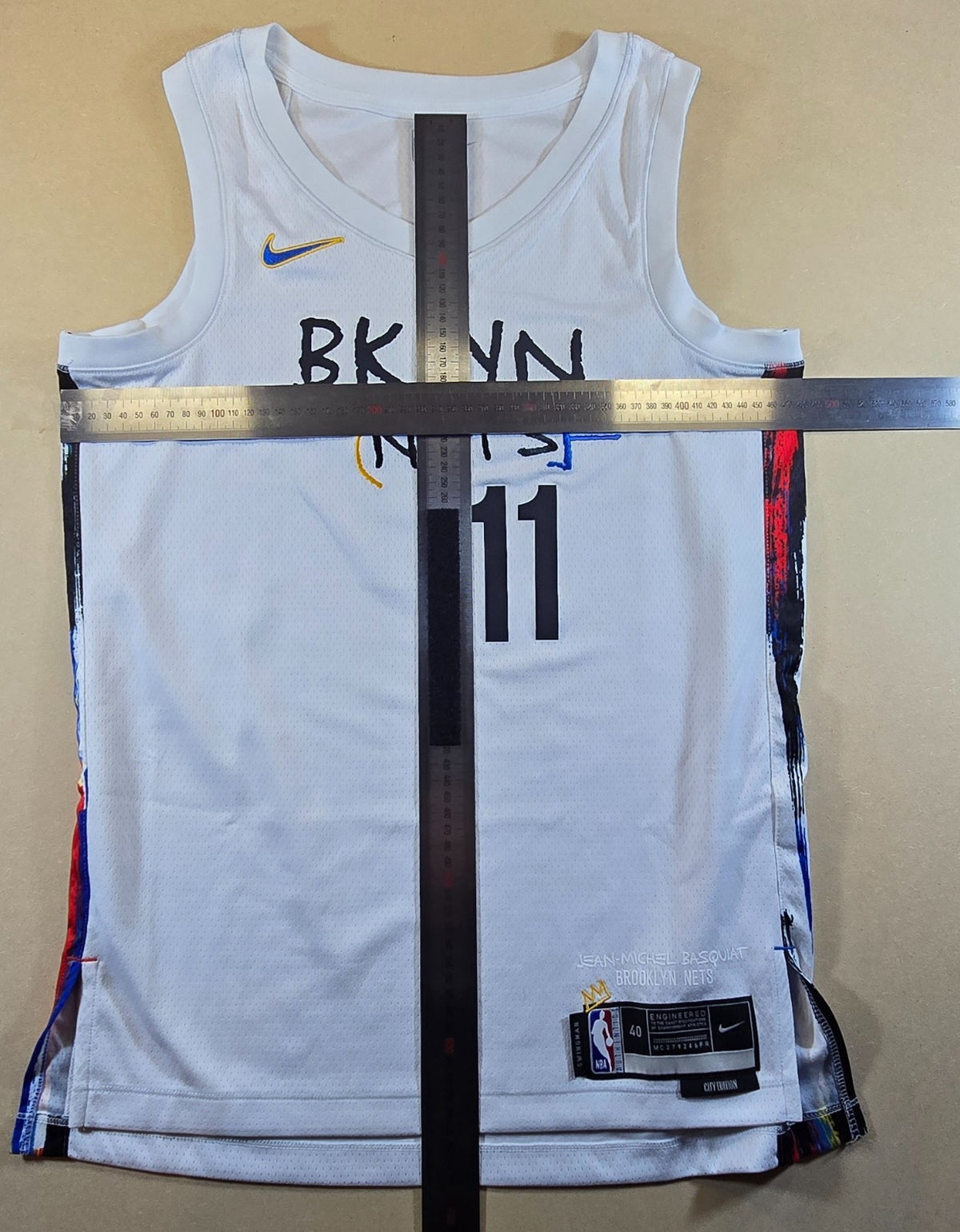 Nike Kyrie Irving Brooklyn Nets #11 Basquiat City Edition NBA Jersey Size 40 S