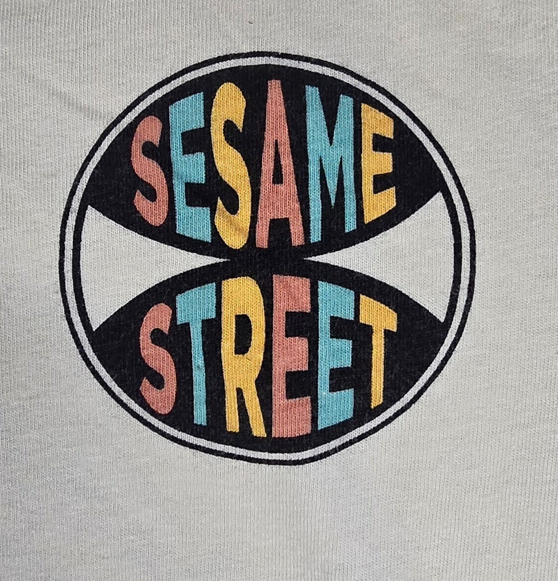 Sesame Street T Shirt Medium M White Big Bird Elmo Cookie Monster Bert Ernie Tee